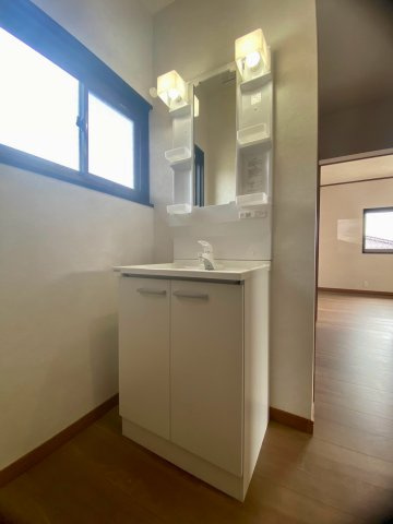 山口市錦町 リノベーション中古住宅の洗面所