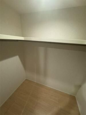 石見ビルの収納|ウォークインクローゼット