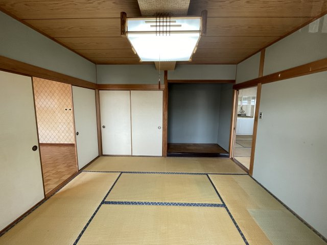 安徳ビルの和室|リフォーム前の写真です