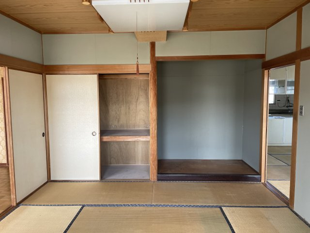 安徳ビルの収納|リフォーム前の写真です