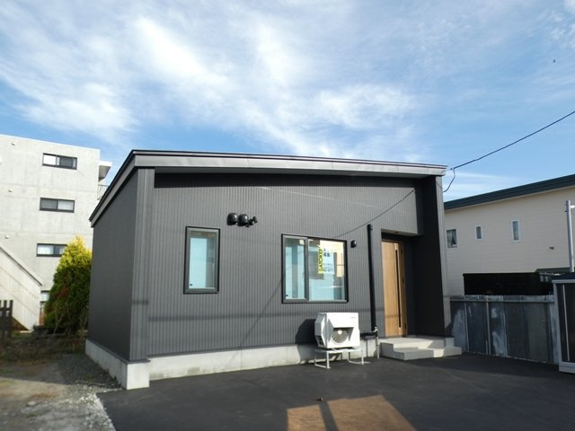 旭町2-16貸家の外観