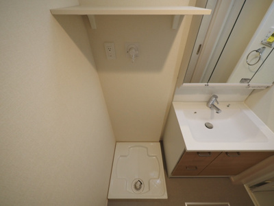 【設備】 | サンメイプル上新庄 | 洗濯機置き場です