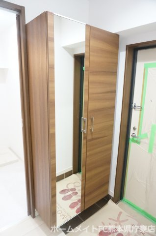 熊本市中央区新大江３丁目の賃貸マンションの玄関