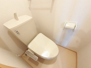 温水洗浄便座付きトイレ♪