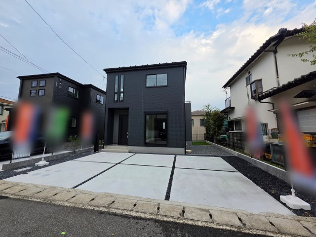 己斐上二丁目の外観|敷地広々48坪
駐車3台可能です