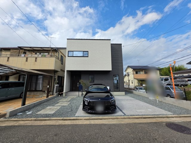 相田七丁目の外観|敷地広々48坪
駐車3台可能です