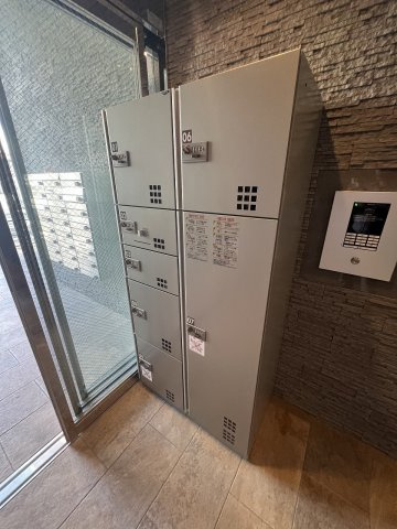豊中市浜１丁目の賃貸マンションの玄関