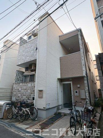 大阪市城東区中浜３丁目のアパートの外観