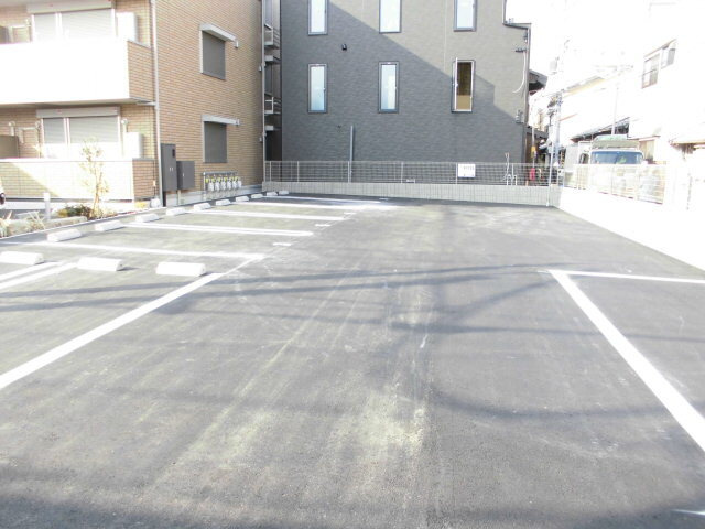 エコー三国の駐車場