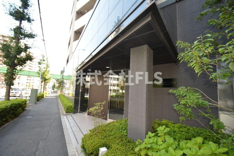 北区王子５丁目の賃貸マンションのエントランス