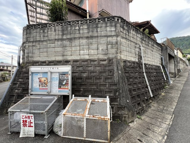 京都郡苅田町　中古一戸建ての前面道路含む現地写真