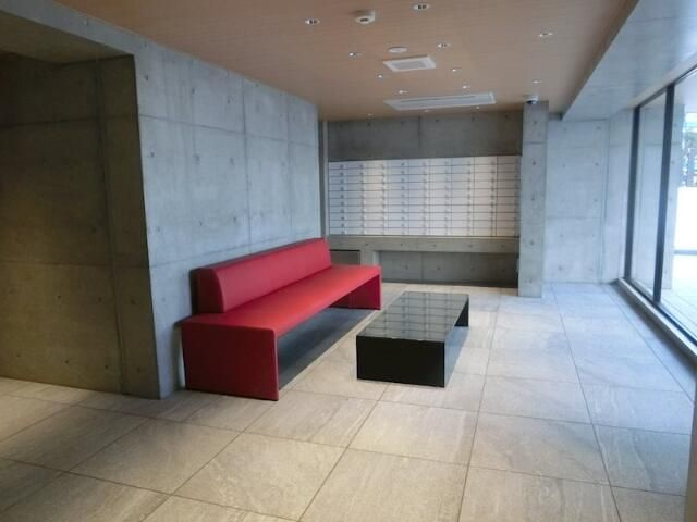 新宿区下落合１丁目の賃貸マンションのロビー