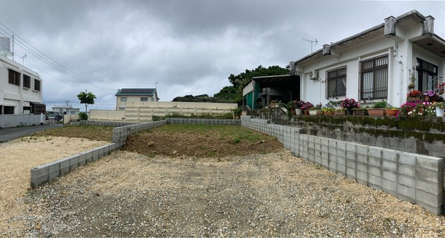 リーブルガーデン読谷村瀬名波・１号棟の庭|前面道路含む現地写真（2026年9月完成）