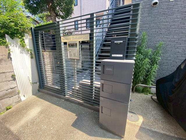 レジデンス甲子園口のエントランス