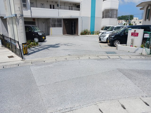 【駐車場】