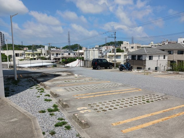 【駐車場】