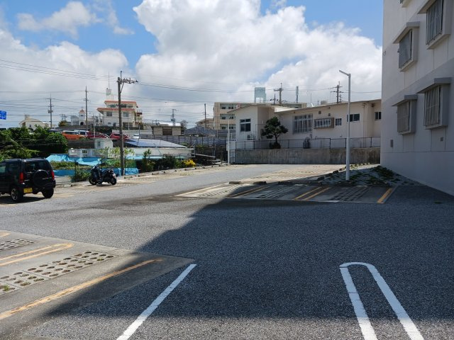 【駐車場】