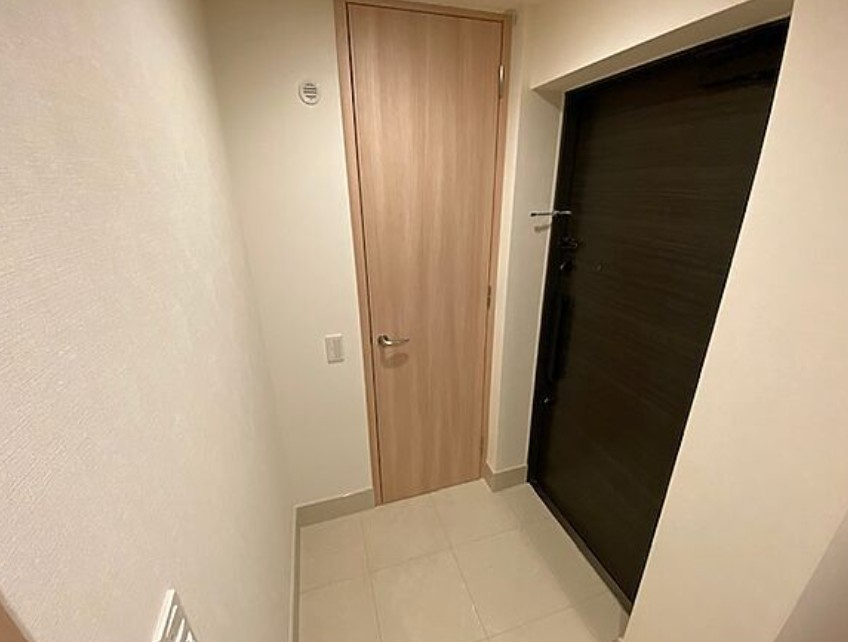 中央区築地７丁目の賃貸マンションの玄関
