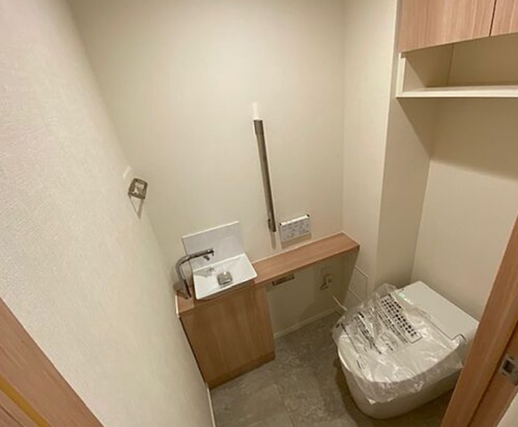 中央区築地７丁目の賃貸マンションのトイレ