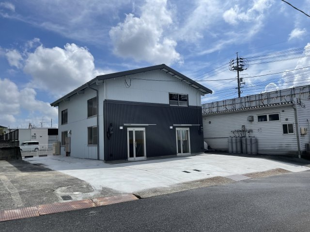 小田中　店舗事務所の駐車場