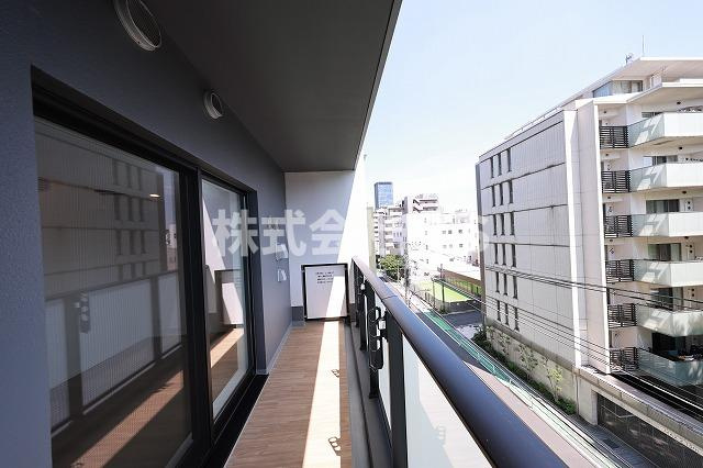 新宿区東五軒町の賃貸マンションのバルコニー