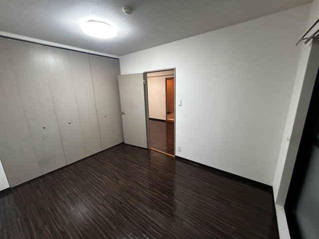アーバンコート中須賀　弐番館の居間・リビング