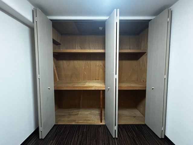 アーバンコート中須賀　弐番館の収納