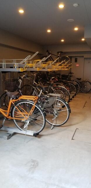 Ｓ－ＲＥＳＩＤＥＮＣＥ三田慶大前(エスレジデンスミタケイダイマエ)の駐車場