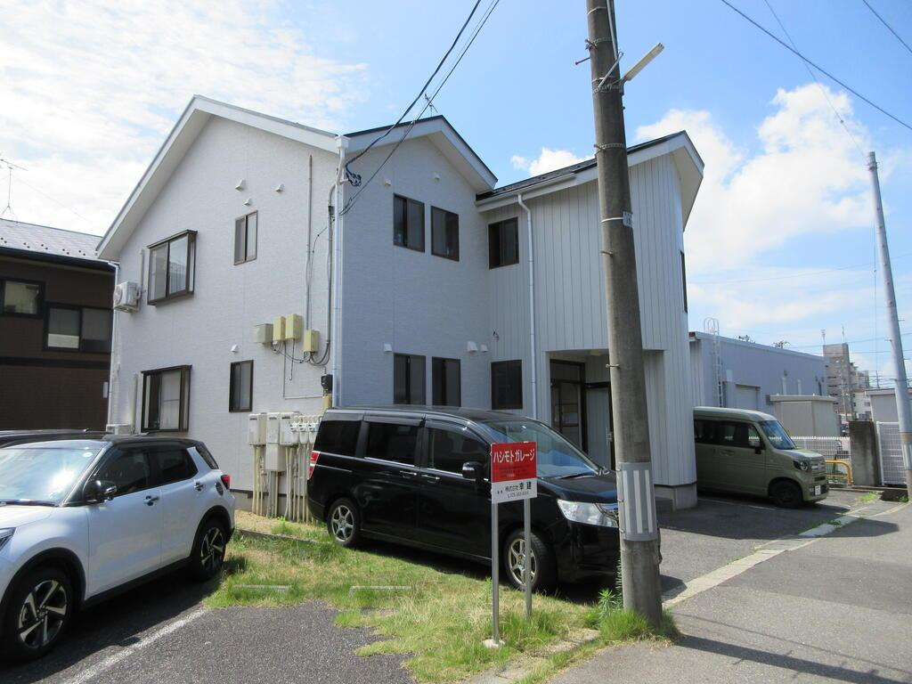 コーポラス米山の駐車場