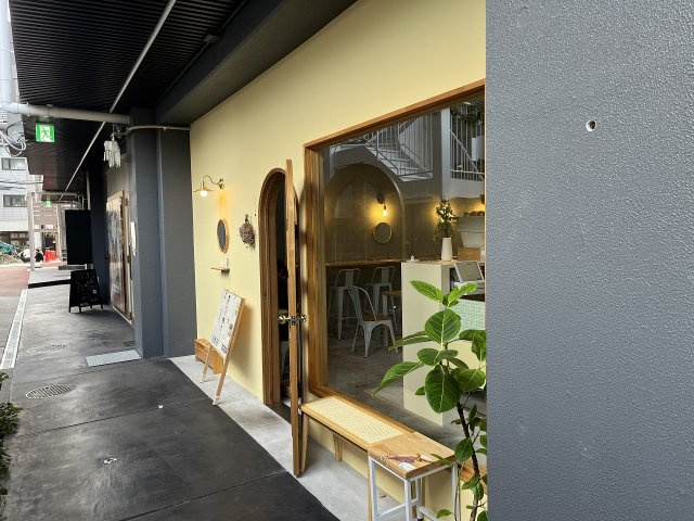 大阪市北区中崎西４丁目の店舗一部の外観