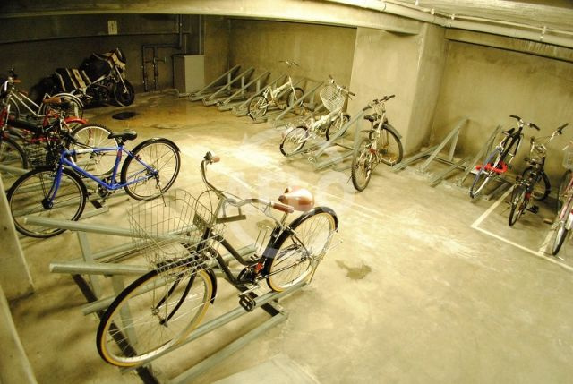 W.O.B SHINMACHI　堀江小学校区の駐車場|W.O.B SHINMACHI　駐輪場