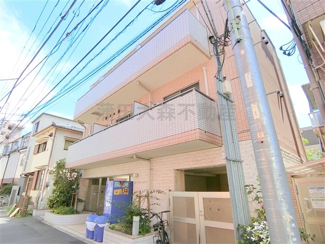 アイディ平和島Ⅱの外観|2009年6月築　RC鉄筋コンクリート造地上5階建て総戸数31戸
東京都大田区大森東1丁目　京急本線平和島駅徒歩4分、大森町駅徒歩10分