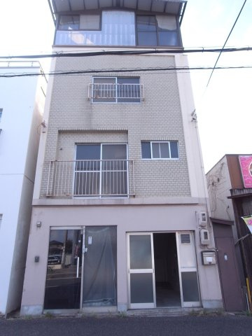 伊丹市北本町２丁目の店舗事務所の外観