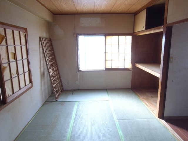伊丹市北本町２丁目の店舗事務所