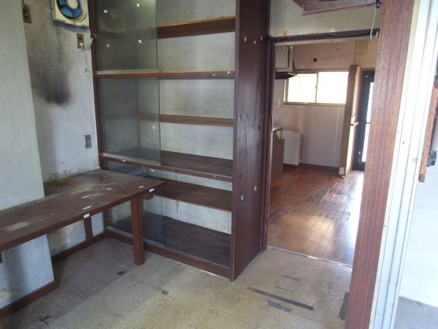 伊丹市北本町２丁目の倉庫