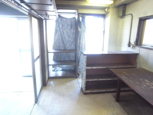 伊丹市北本町２丁目の倉庫