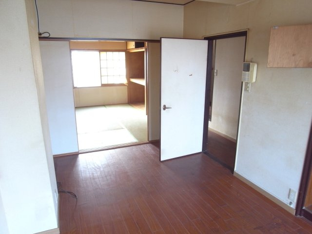 伊丹市北本町２丁目の倉庫