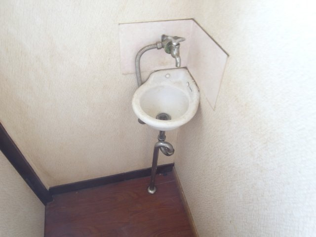 伊丹市北本町２丁目の倉庫