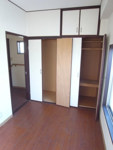 伊丹市北本町２丁目の倉庫