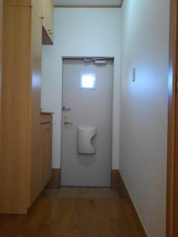 【玄関】 | ブルック　メゾンＣ | 明るい玄関です