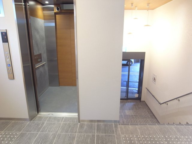 吹田市千里山竹園１丁目の店舗一部