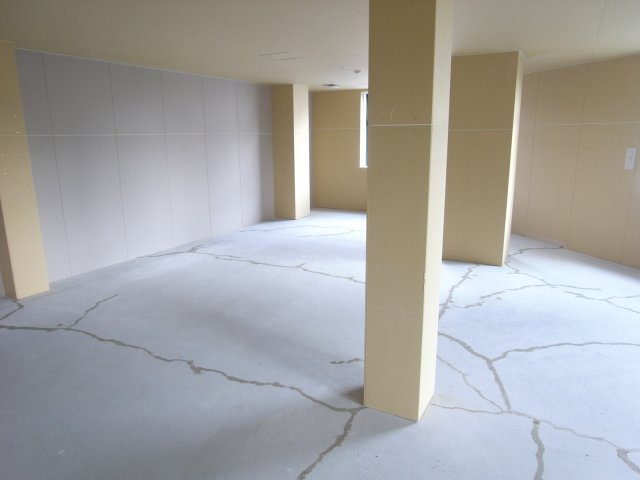 吹田市千里山竹園１丁目の店舗一部