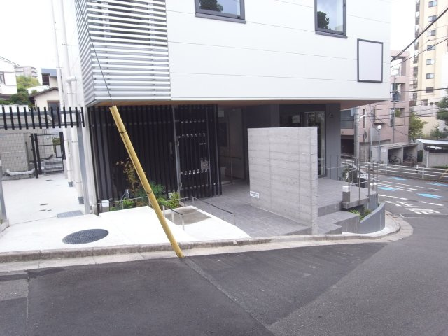 吹田市千里山竹園１丁目の店舗一部