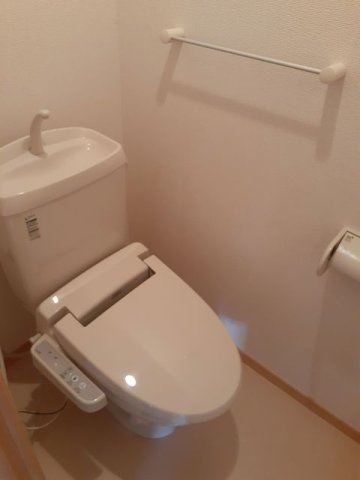 【トイレ】 | プルメリア　ガーデン　Ｃ | トイレもきれいです