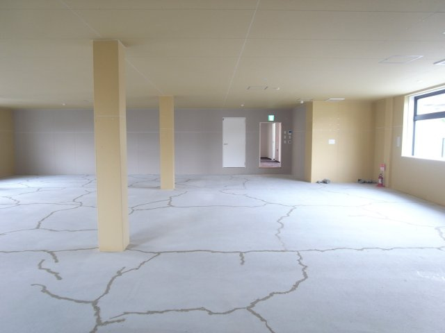 吹田市千里山竹園１丁目の店舗一部