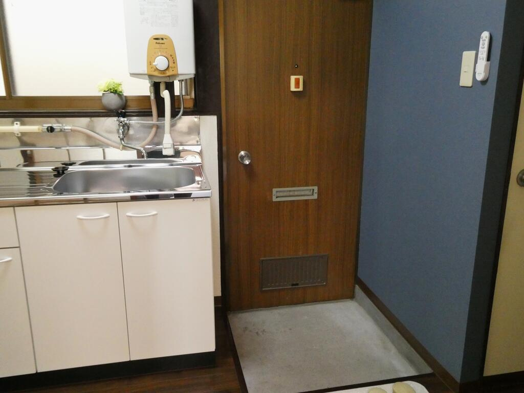 ハイツ松鷹の玄関