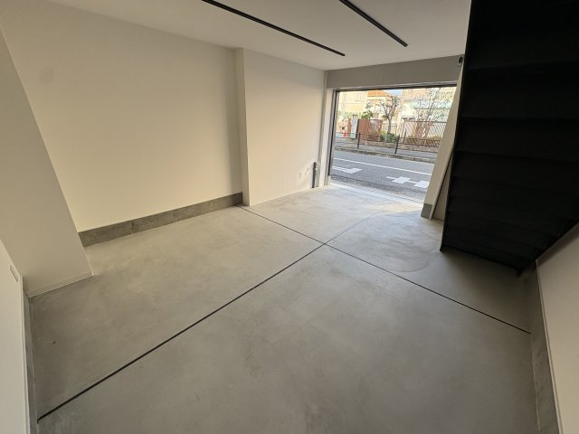 東淀川ガレージハウスのロビー