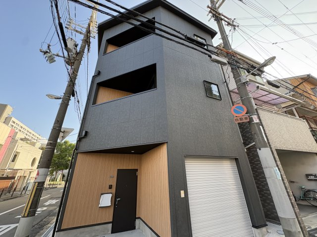 東淀川ガレージハウスの外観