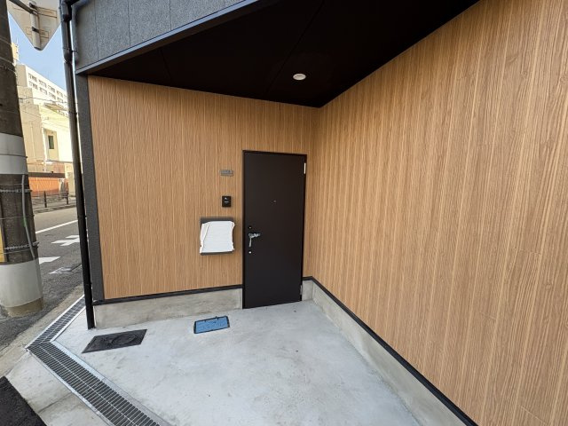 東淀川ガレージハウスの玄関
