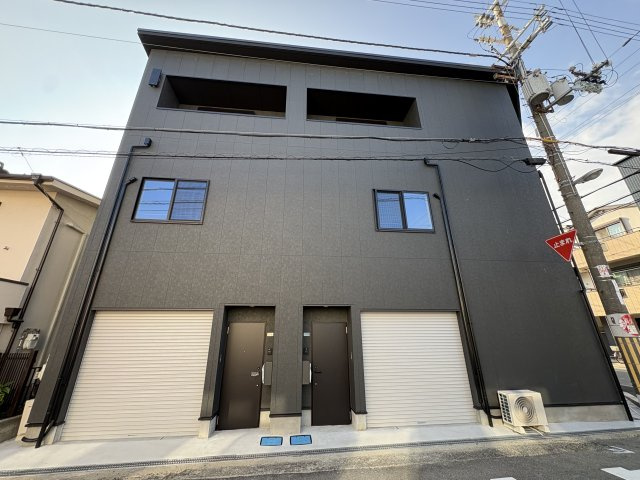 東淀川ガレージハウスの外観
